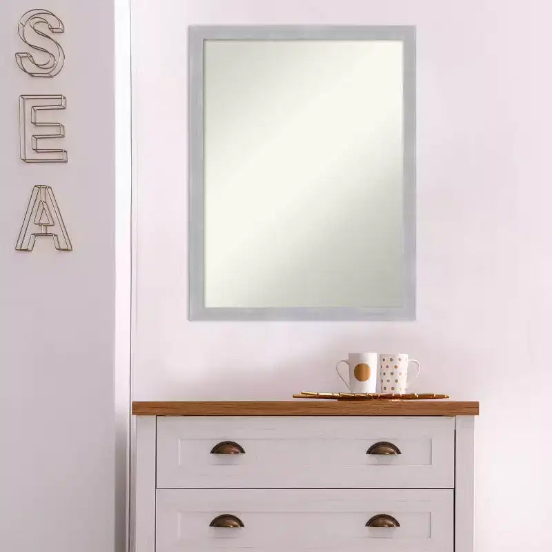 Specchio da parete stretto 20"x26" Grace in nichel spazzolato non bisellato con accessori di montaggio