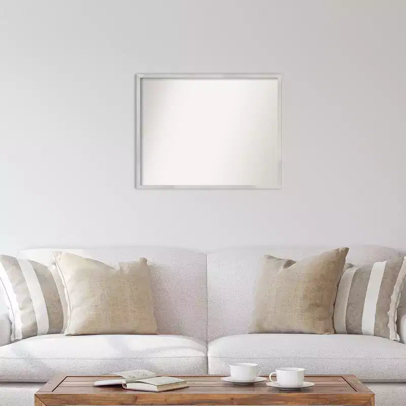 Specchio da parete in legno Svelte Silver da 76x61 cm, non bisellato, moderno rettangolare, nessun assemblaggio richiesto