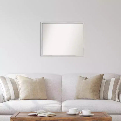 Specchio da parete in legno Svelte Silver da 76x61 cm, non bisellato, moderno rettangolare, nessun assemblaggio richiesto
