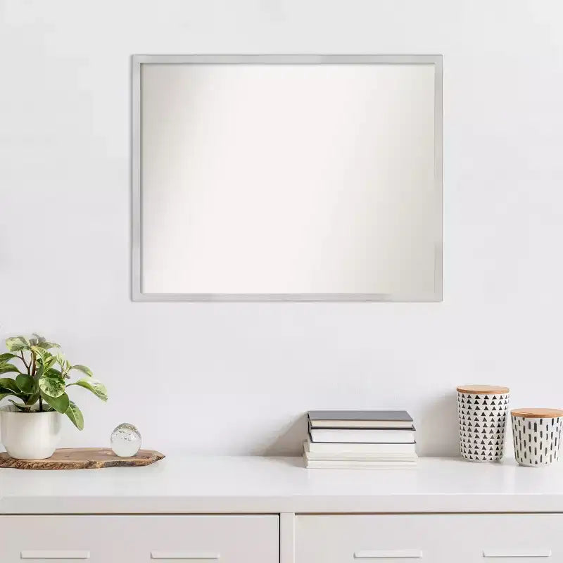 Specchio da parete in legno Svelte Silver da 76x61 cm, non bisellato, moderno rettangolare, nessun assemblaggio richiesto