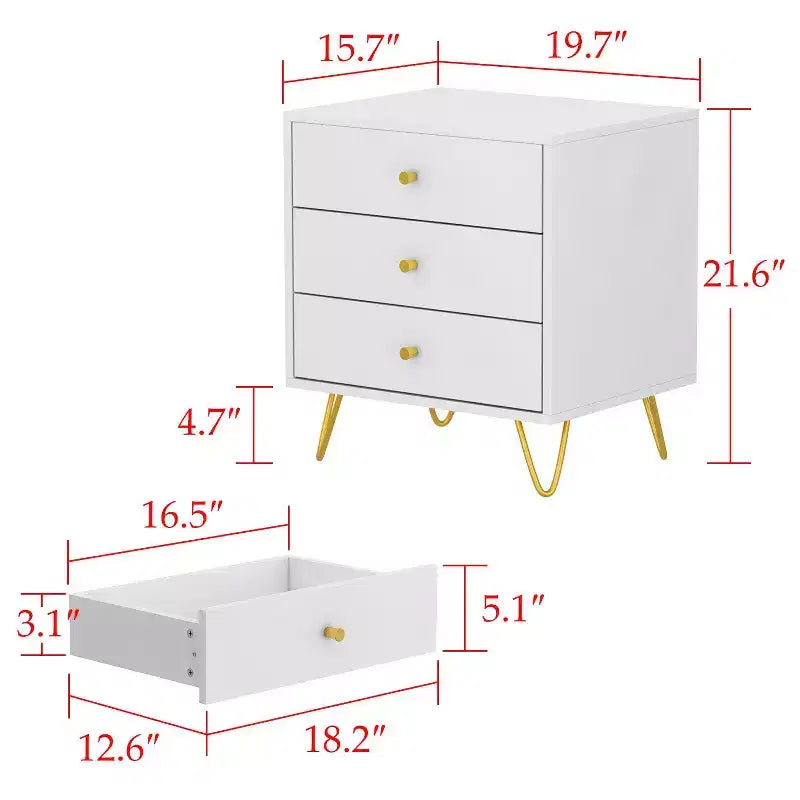 Comodino bianco a 3 cassetti con maniglie in metallo dorato e gambe oblique, 50 cm L