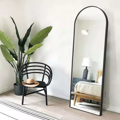 Specchio da terra a figura intera ad arco con cornice in metallo, 96,52 cm L x 180,34 cm H, dorato